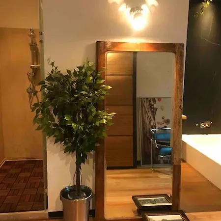 Oli-oli House Center, Two Adjacent House X11 People,double Kitchen, Courtyard, Catania
