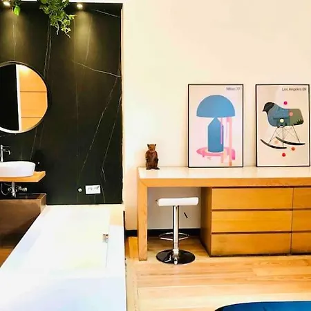 Oli-oli House Center, Two Adjacent House X11 People,double Kitchen, Courtyard, Catania