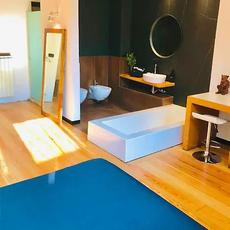 Oli-oli House Center, Two Adjacent House X11 People,double Kitchen, Courtyard,
