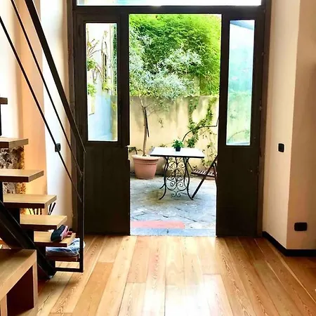 Holiday home Oli-oli House Center, Two Adjacent House X11 People,double Kitchen, Courtyard, Catania